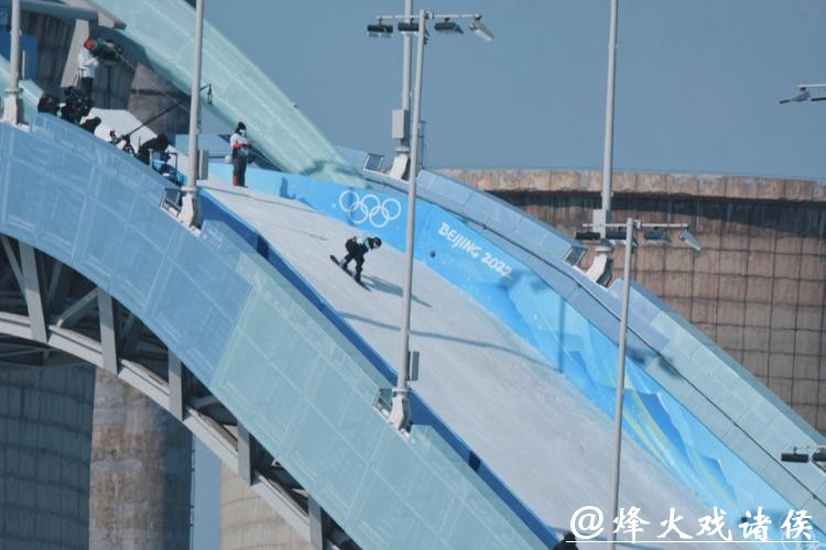 冬奥会｜跳台滑雪的“安全线”