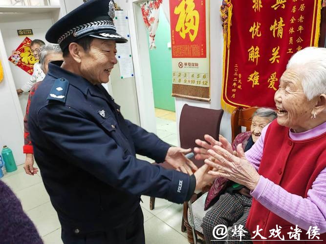 三位社区民警，三种治理模式，守护闵行这些社区的鲜活年味丨新春走基层