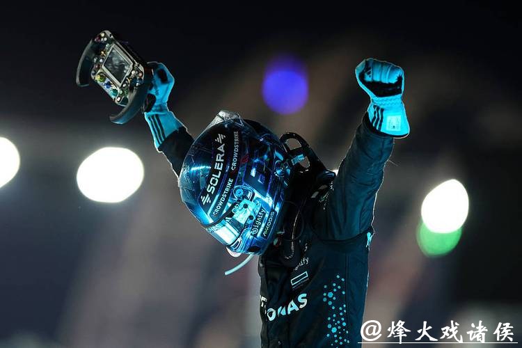F1新加坡站正赛：拉塞尔杆位夺冠 维斯塔潘亚军