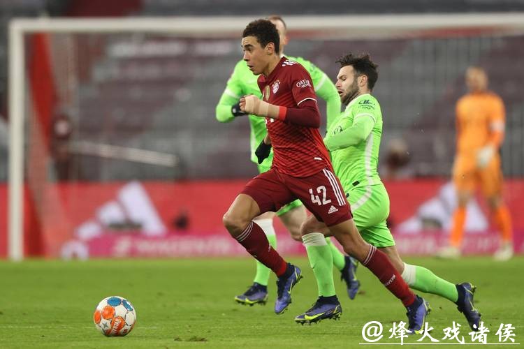 德甲-莱万穆勒破门屈桑斯世界波 拜仁4-0胜狼堡